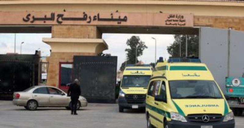 القاهرة الإخبارية: وصول 11فلسطينيا للعلاج بمصر وعبور 20شاحنة مساعدات لغزة