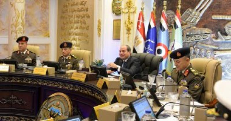 الرئيس السيسى يشيد بالوعى الثقافى للطلبة المتقدمين للكليات العسكرية