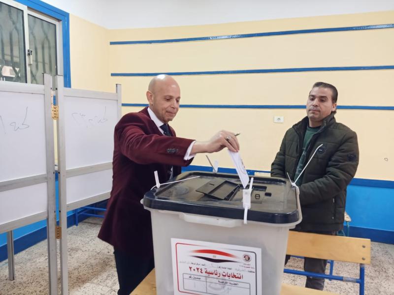 مسعود يدلي بصوته في الانتخابات الرئاسية بلجنة الوافدين بالزقازيق