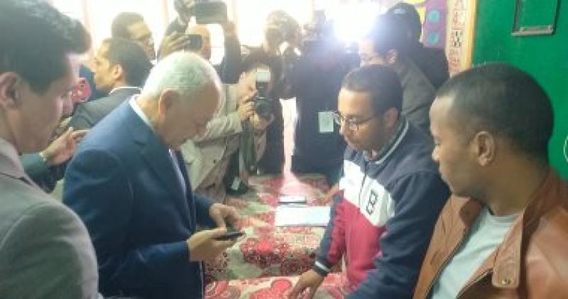 أحمد أبو الغيط يدلى بصوته فى الانتخابات الرئاسية بمصر الجديدة