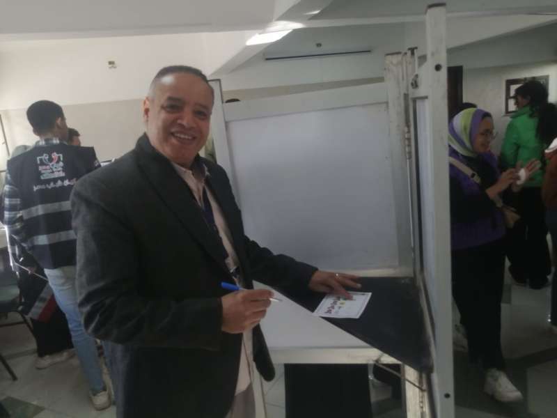 المستشار  الإعلامي  لأمين حزب  مستقبل وطن باسيوط يدلي بصوته في الانتخابات الرئاسية