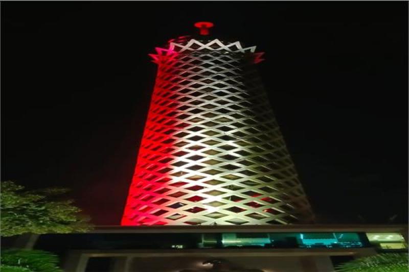 برج القاهرة يضىء احتفالا بفوز الرئيس السيسي