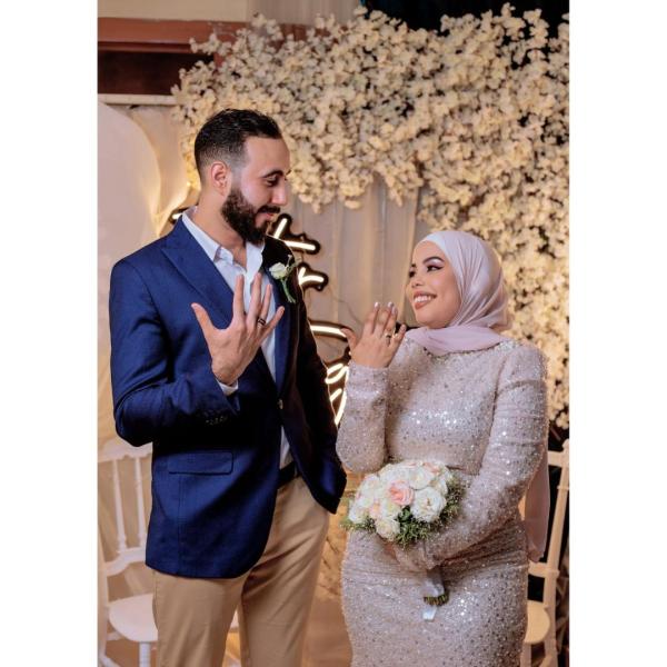 خطوبة سعيدة للعروسين أحمد وجهاد