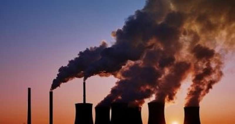 وزيرة البيئة: ضم 5 منشآت صناعية بالقاهرة للشبكة القومية لرصد الانبعاثات