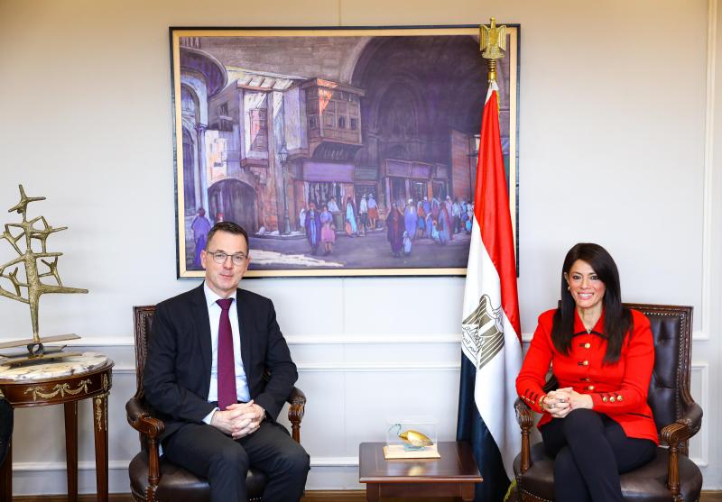 وزيرة التعاون الدولي تلتقي نائب رئيس مؤسسة التمويل الدولية خلال زيارته مصر