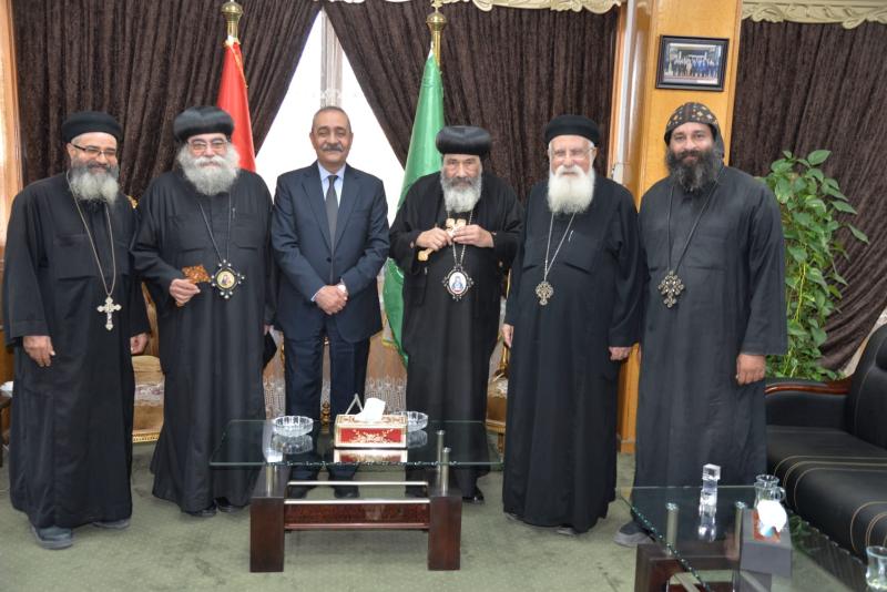 محافظ الإسماعيلية يستقبل أسقف بورسعيد وأسقف  الأقباط الأرثوذوكس