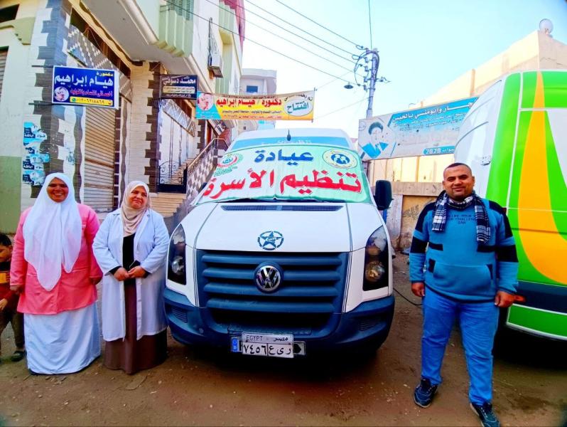تقديم الخدمة  لعدد ٢٨٠٠ مريض بالقافلة الطبية لقرية الخيس ضمن المبادرة الرئاسية ١٠٠ يوم صحة بالشرقية