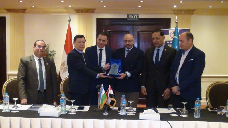 السياحةُ في أوزبكستان، وآفاق التعاون مع مصر.. فعاليةٌ نقاشية لمركز العرب بالتعاون  مع سفارةِ أوزبكستان بالقاهرة