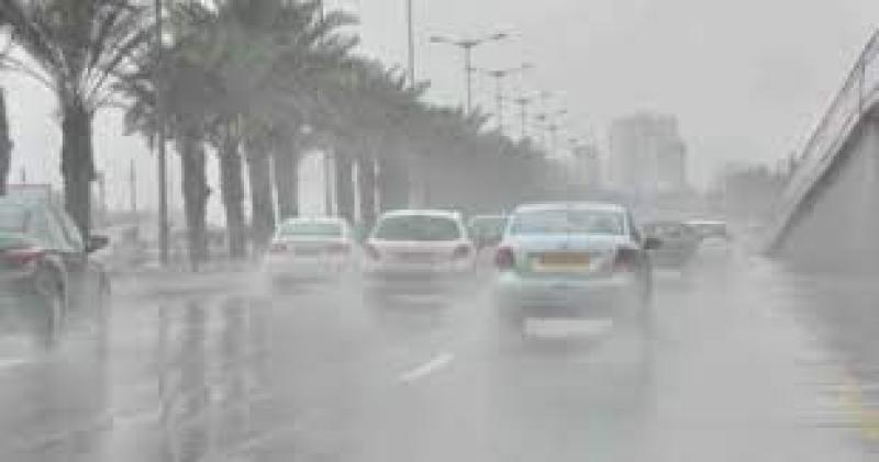 سقوط أمطار متفاوتة الشدة على مناطق متفرقة بالقاهرة الكبرى الآن
