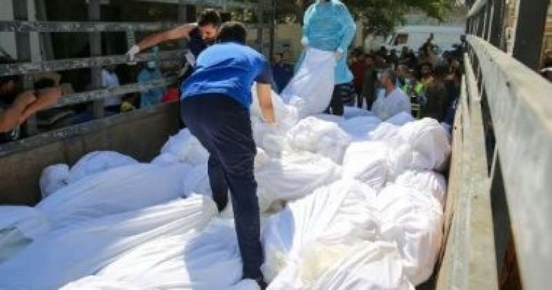 القاهرة الإخبارية: وصول 35 شهيدا إلى مستشفى شهداء الأقصى إثر قصف إسرائيلي