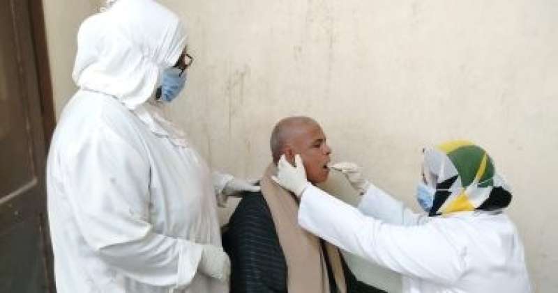 صحة المنيا: 7 قوافل طبية وقعت الكشف على 11 ألف حالة خلال ديسمبر الماضى