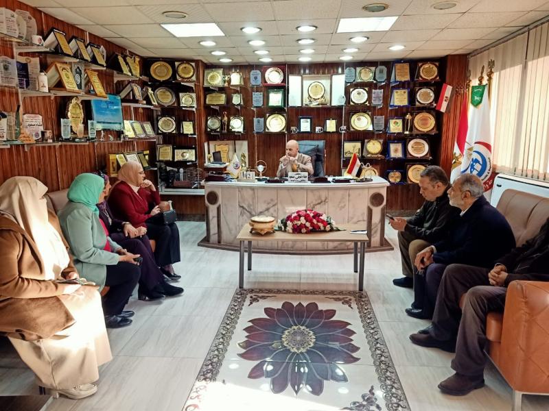 صحة الشرقية مسعود يجتمع بمديري الإدارات الفنية لتنفيذ حملات التوعية