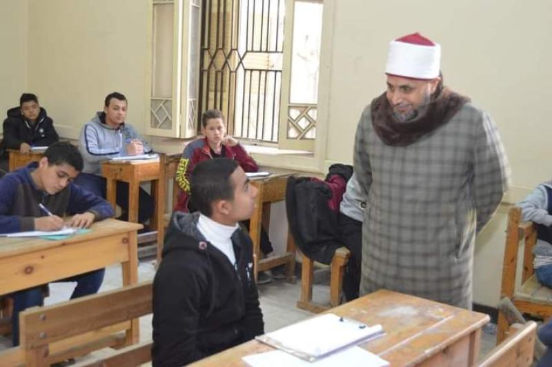 أزهر الشرقية: الهدوء يسود لجان امتحانات النقل الثانوي | صور