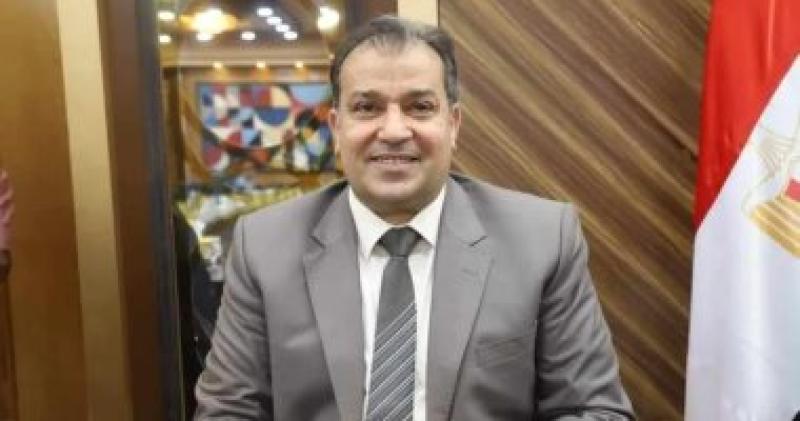 الدكتور أحمد عكاوى رئيس جامعة جنوب الوادى