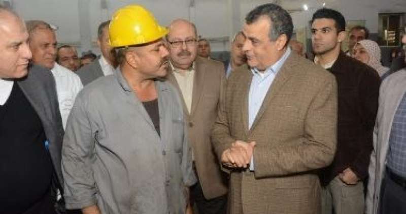 وزير الدولة للإنتاج الحربى يتفقد شركة المعصرة للصناعات الهندسية