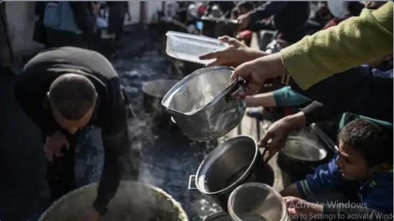 ”حكومة غزة”: 800 ألف نسمة يتهددهم الموت جوعا وعطشا
