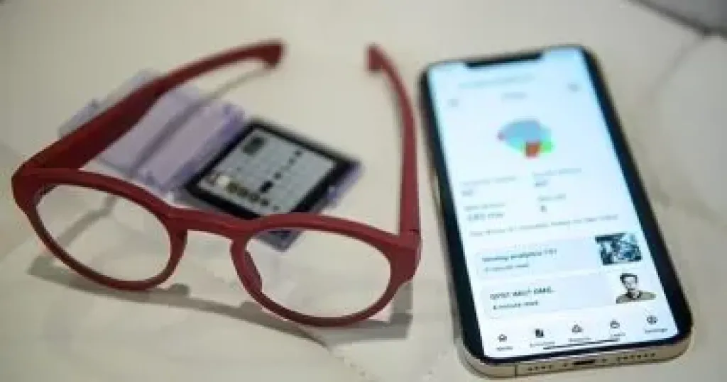 نظارات ذكية تمكن المكفوفين من القراءة مجددًا.. كل ما تحتاج معرفته
