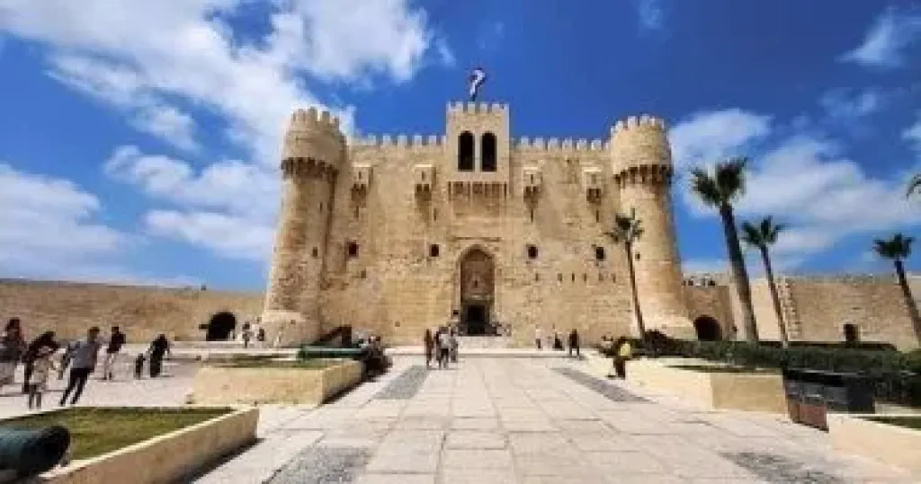 افتتاح مركز زوار قلعة قايتباى بالإسكندرية بعد الانتهاء من تجهيزه.. صور