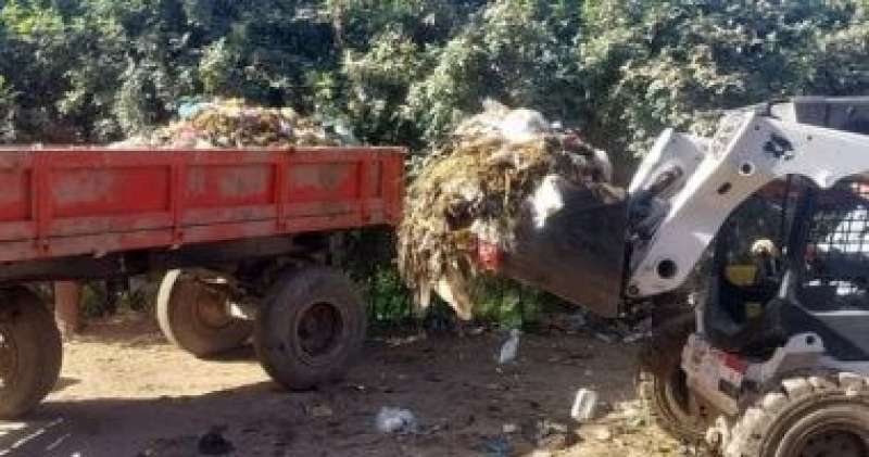 رفع 280 طن قمامة ونواتج تطهير بمركز المحلة فى الغربية