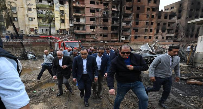 رئيس الوزراء يتفقد موقع حريق استديوهات الأهرام ( صور )