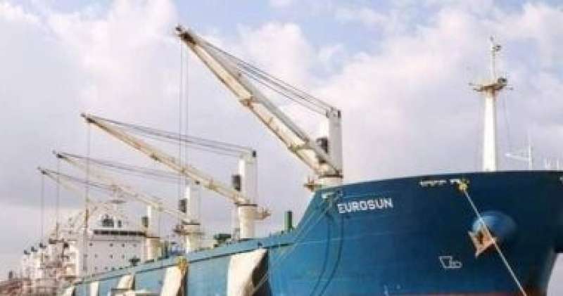 رصيد صومعة الحبوب والغلال بميناء دمياط يصل 119 ألفًا و535 طنًا من القمح