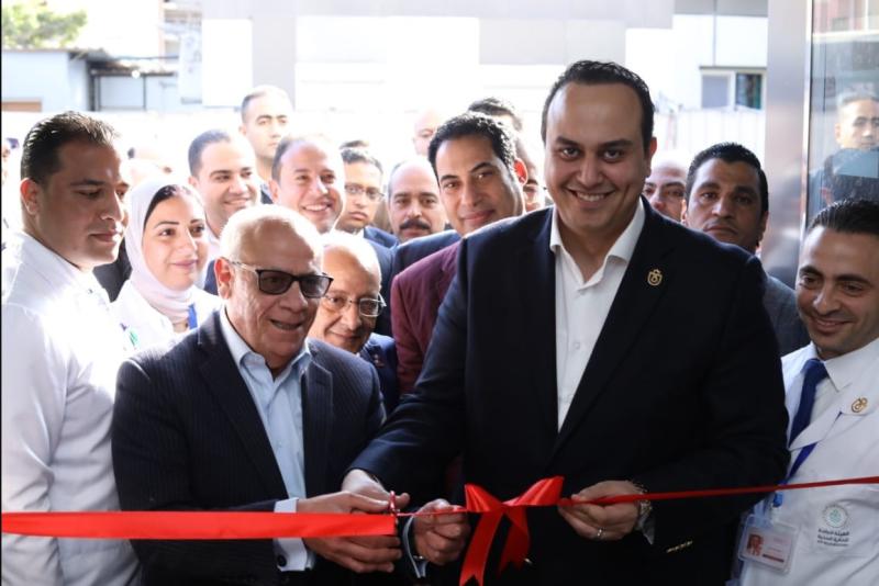 رئيس هيئة الرعاية الصحية ومحافظ بورسعيد يفتتحان مركز الشفاء للغسيل الكُلوى بمجمع الشفاء الطبي (صور)