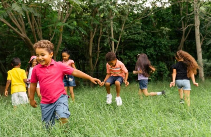 دراسة تكشف تأثير المساحات الخضراء على عظام الأطفال