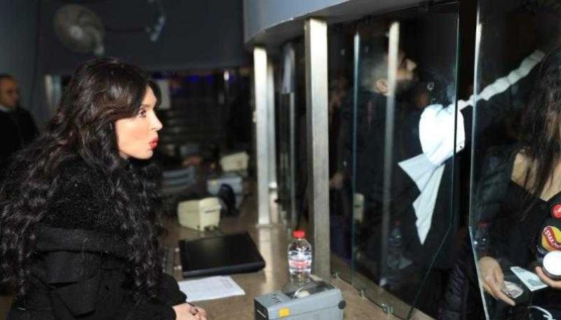 دينا تشاهد مع الجمهور فيلم ”عادل مش عادل” في أكتوبر (صور)