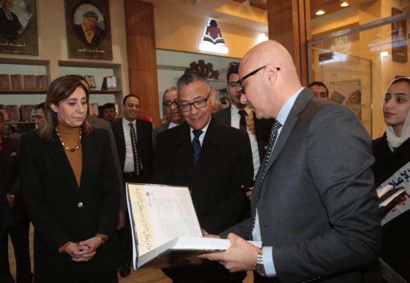 وزيرة الثقافة تتلقي دعوة من نظيرها الفنزويلي لتحل مصر ضيف شرف معرض فنزويلا الدُولي للكتاب 2025