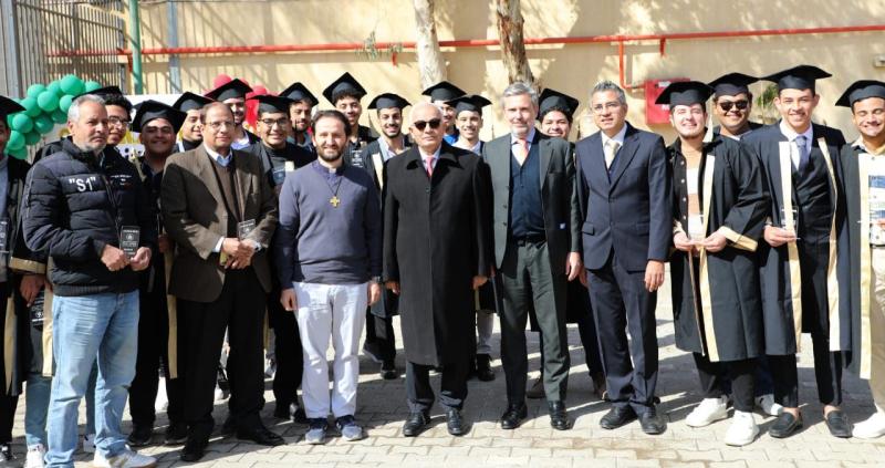 وزير التعليم والسفير الايطالى يشهدان حفل تخرج طلاب معهد السالزيان ”دون بوسكو”