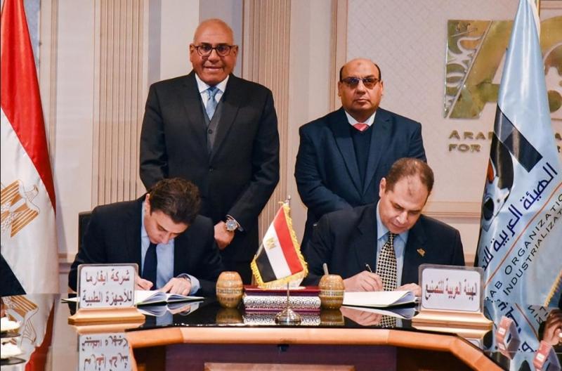 ”العربية للتصنيع”: اتفاق تعاون مع كبرى الشركات الطبية لتعميق التصنيع المحلي للخامات الدوائية (صور)