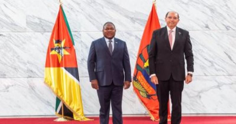 سفير مصر لدى موزمبيق محمد فرغل مع رئيس جمهورية موزمبيق