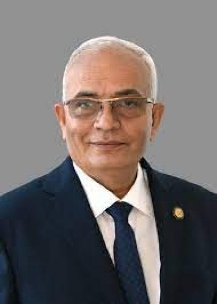 وزير التعليم يهنئ الرئيس السيسى بالذكرى 42 لعيد تحرير سيناء