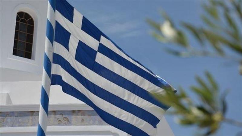 اليونان تنقذ 40 مهاجرًا جنوب جزيرة كريت