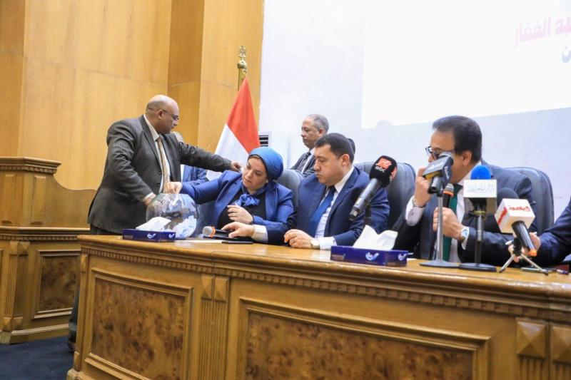 وزير الصحة يشهد القرعة العلنية لاختيار أعضاء البعثة الطبية المصرية لموسم حج (1445- 2024)
