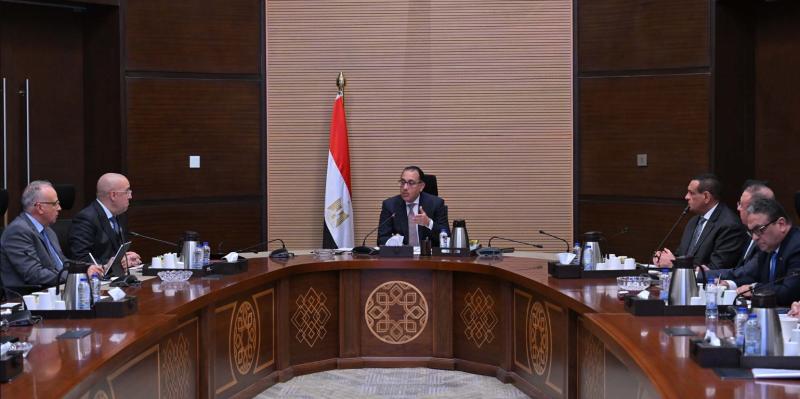 رئيس الوزراء يتابع مشروع تطوير وتوسعة طريق الكورنيش بالإسكندرية