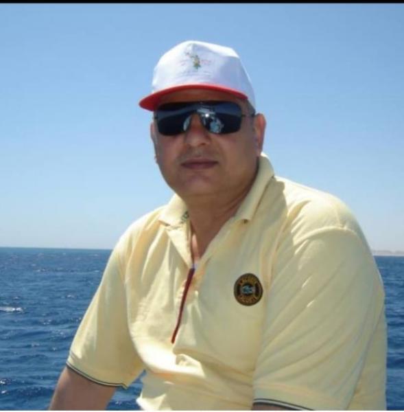 الكاتب الصحفي محمود شاكر ينعي وفاة الزميل سمير زايد  رئيس قسم   الاخراج الصحفي بالوفد السابق