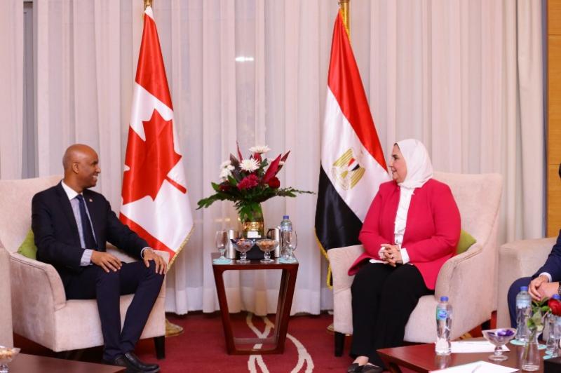 وزيرة التضامن تستقبل وزير التنمية الكندى وتستعرض جهود مصر لدعم أهالى غزة