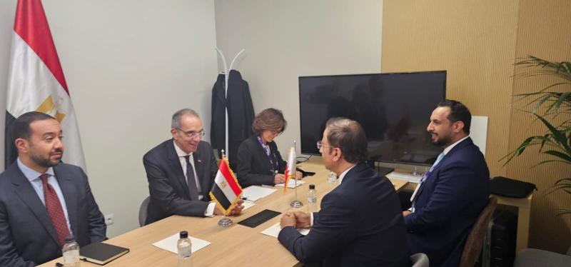 وزيرا الإتصالات بمصر و البحرين يبحثان التعاون فى مجالات التحول الرقمى والتكنولوجيا المالية