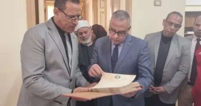 محافظ سوهاج يوجه بنقل الكتب النادرة بمعهد أمير الصعيد لمعمل ترميم مكتبة رفاعة