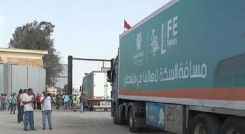 إدخال 43 شاحنة مساعدات لقطاع غزة عبر ميناء رفح البري