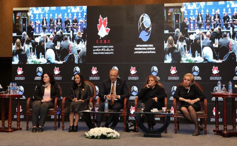 حضور رفيع المستوى في ندوة ”تمكين المرأة بين الواقع والمأمول بمجلس الأعمال المصري الكندي  (صور)