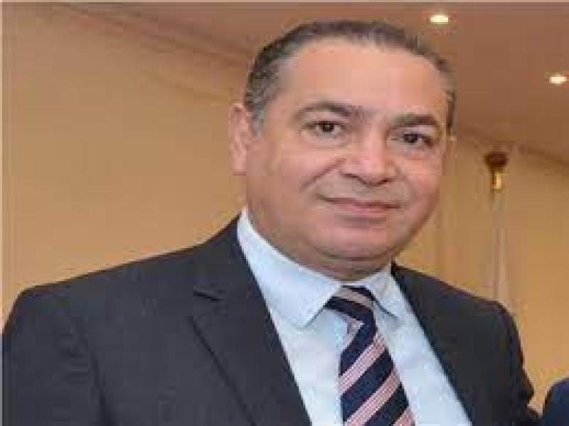 كلية إعلام جامعة القاهرة تنعى الدكتور هشام عطية أستاذ قسم الصحافة