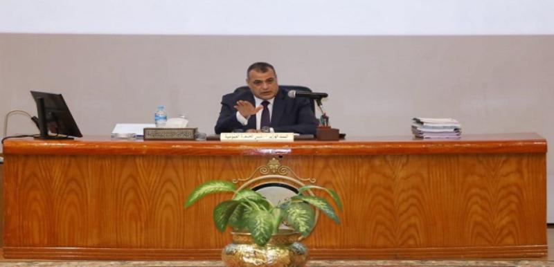 بالصور..وزير الإنتاج الحربى يناقش الموازنة المقترحة للشركات والوحدات التابعة