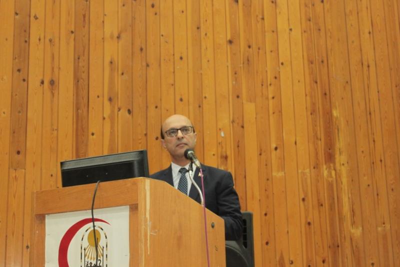 رئيس جامعة أسيوط يشيد بالبرنامج التأهيلي العام للأطباء الجدد الدفعة ٥٨ والدفعة