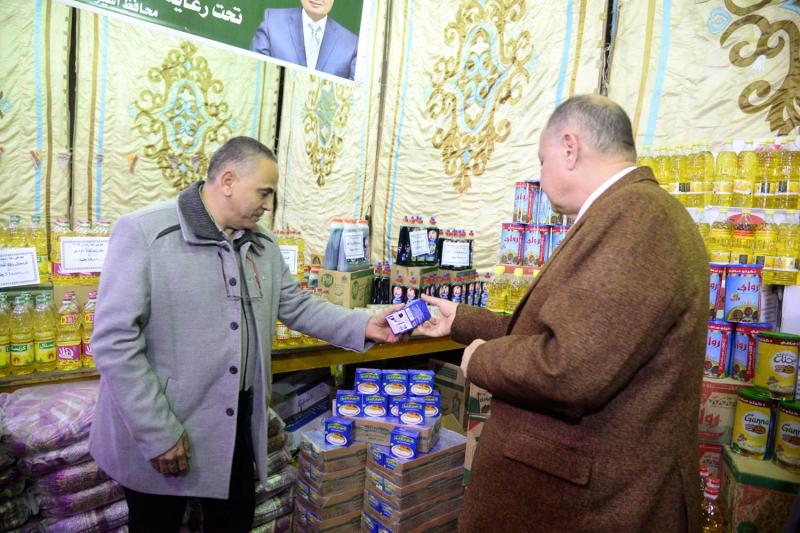 ضمن مبادرة رئيس الوزراء لتخفيض الأسعار   يفتتح معرضاً جديدًا ”أهلا رمضان ”لبيع السلع الغذائية