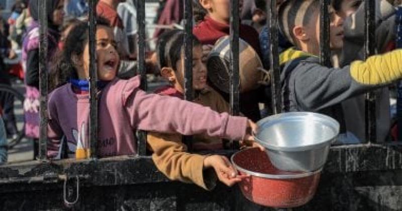 اطفال غزة يعانون نقصا فى الغذاء