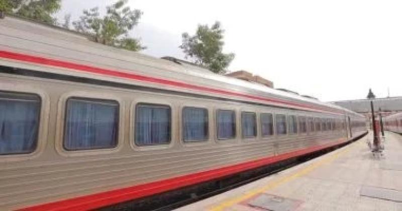 هيئة السكة الحديد تشغل خدمة جديدة على بعض قطارات خط القاهرة / السد العالى