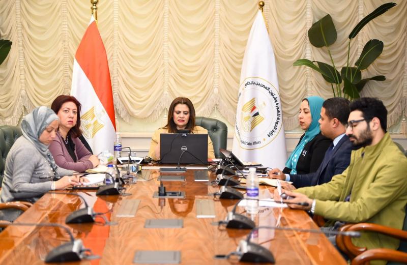 وزيرة الهجرة تعقد لقاء مع أعضاء ورموز الجاليات المصرية في المجر وبولندا والتشيك وسلوفاكيا