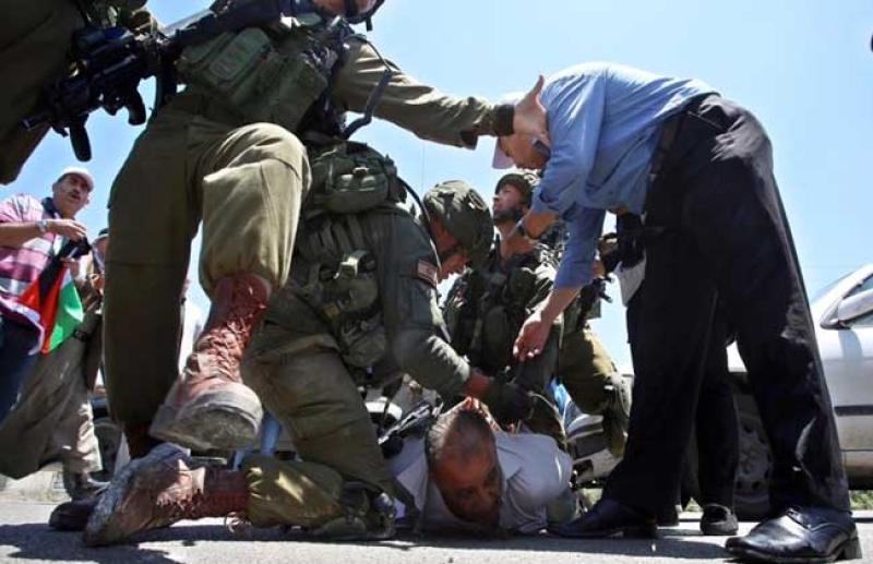 القوات الإسرائيلية تعتقل